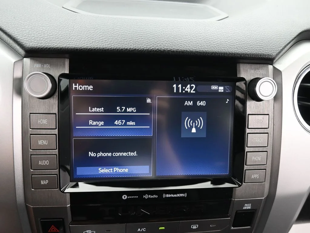 Used 2021 White Toyota SR5 image 22