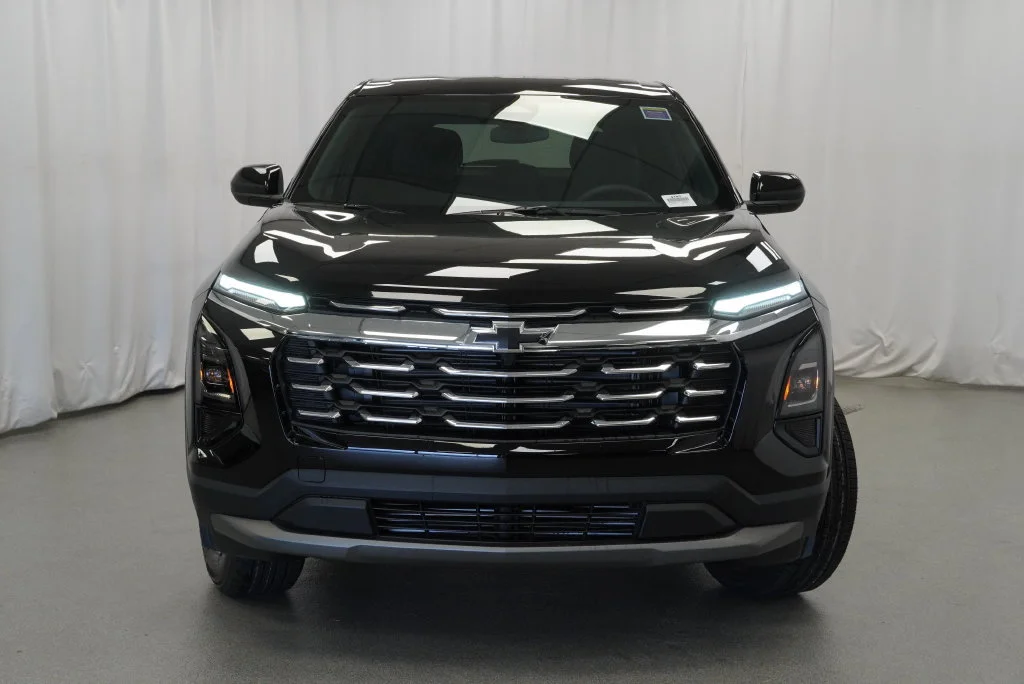 New 2027 Mosaic Black Metallic Chevrolet LT image 34
