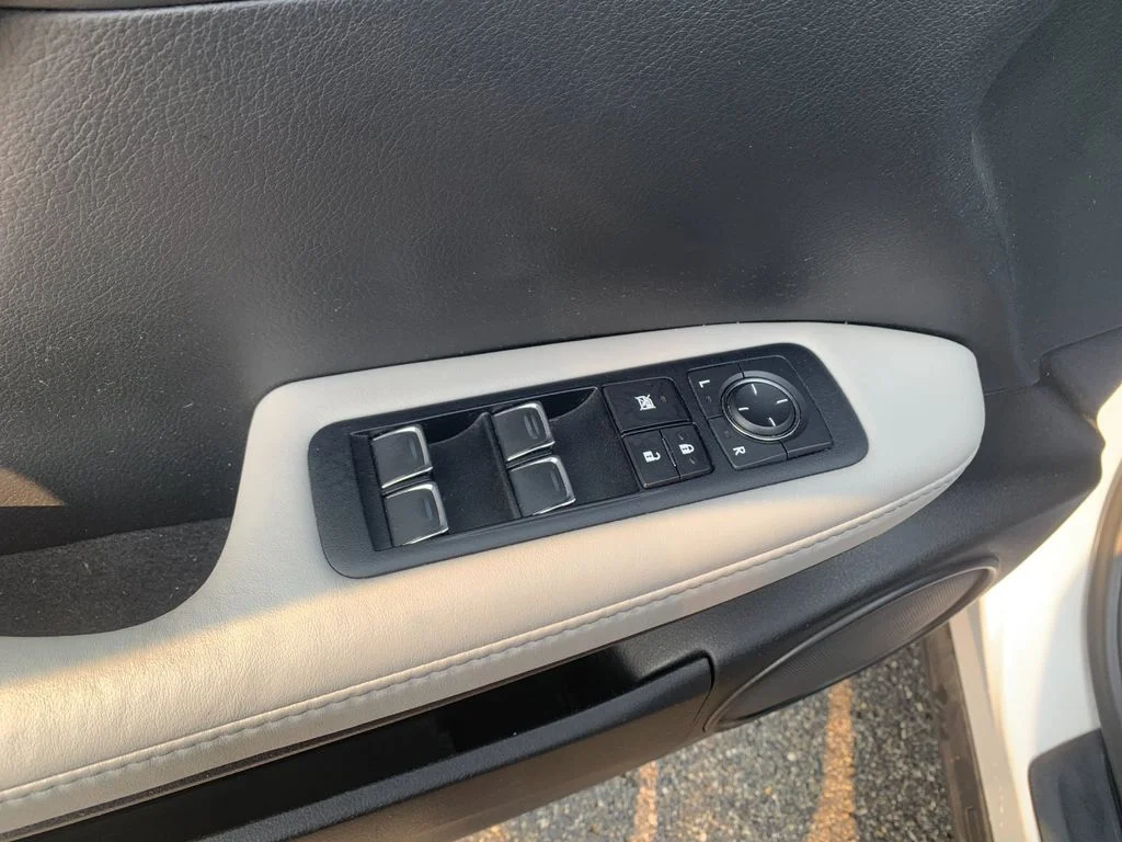 Used 2017 White Lexus 350 image 13