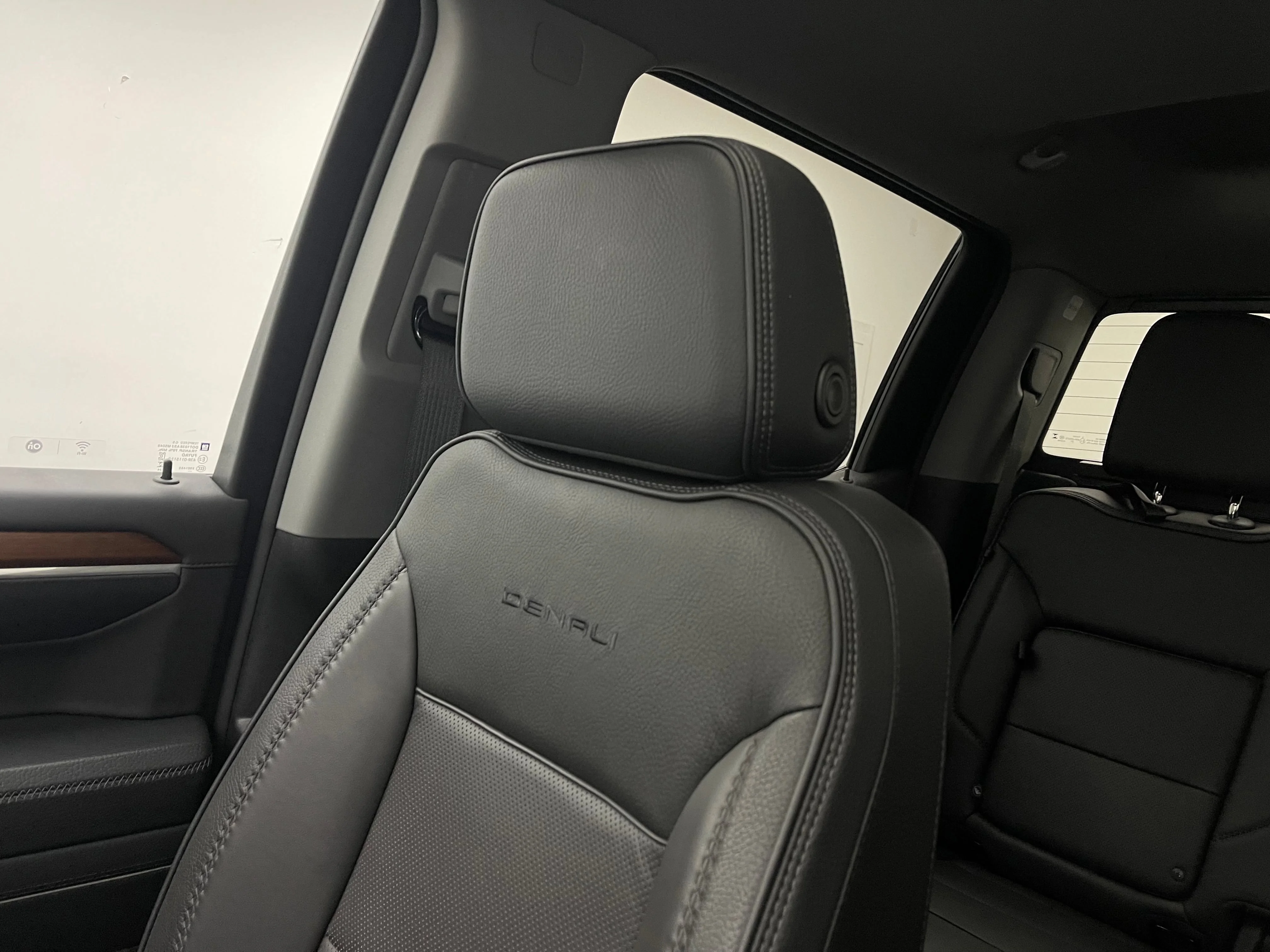 Used 2024 Onyx Black GMC Denali image 45