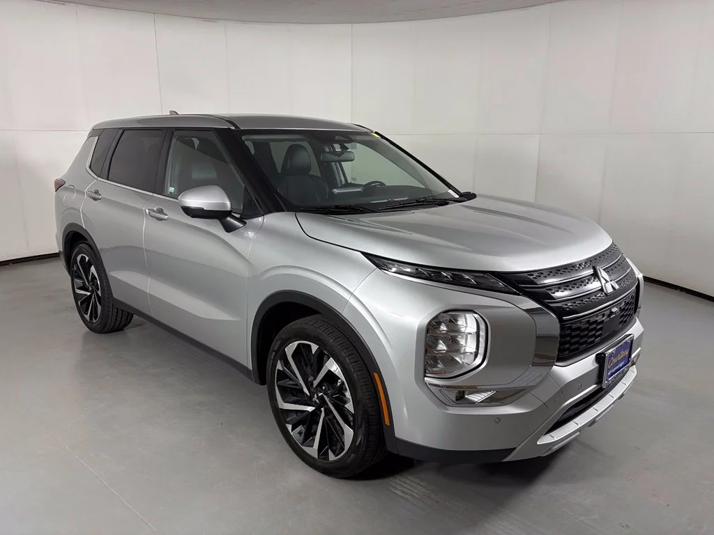 Used 2024 Silver Mitsubishi  image 2