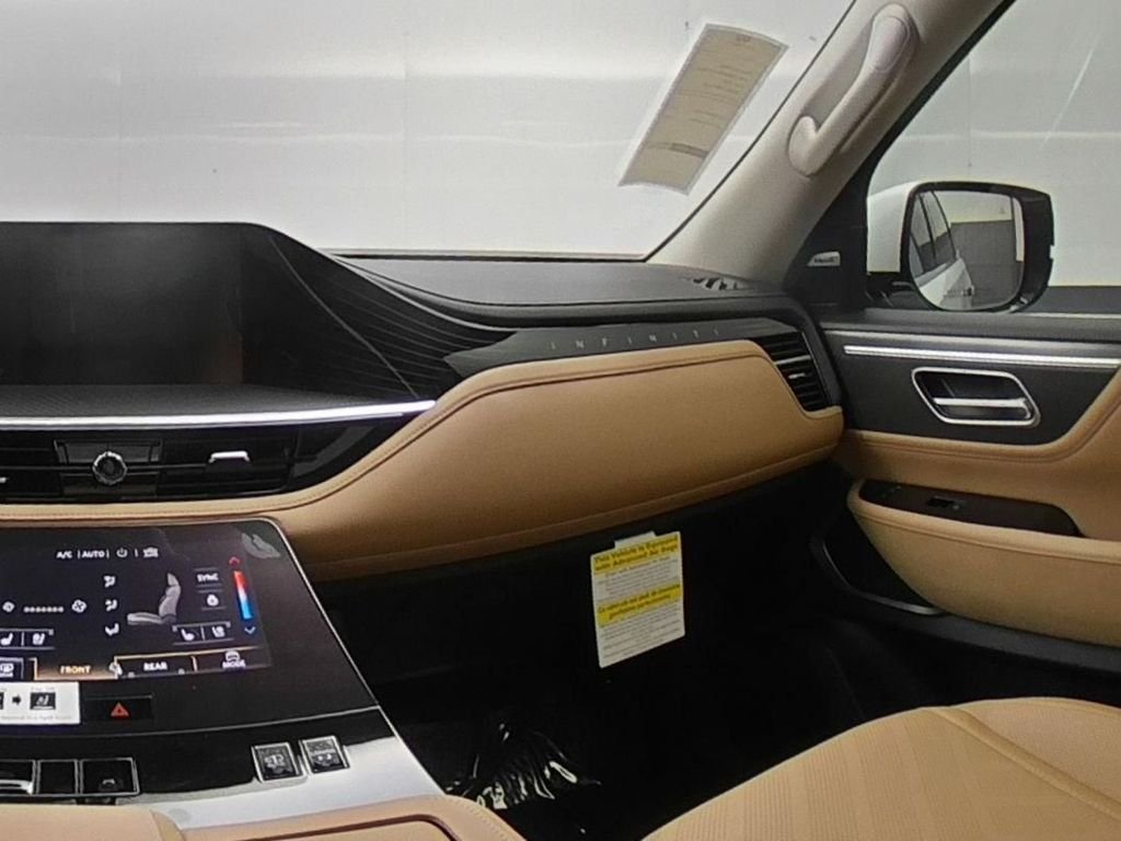New 2026 RADIANT WHITE INFINITI Luxe 4WD image 28