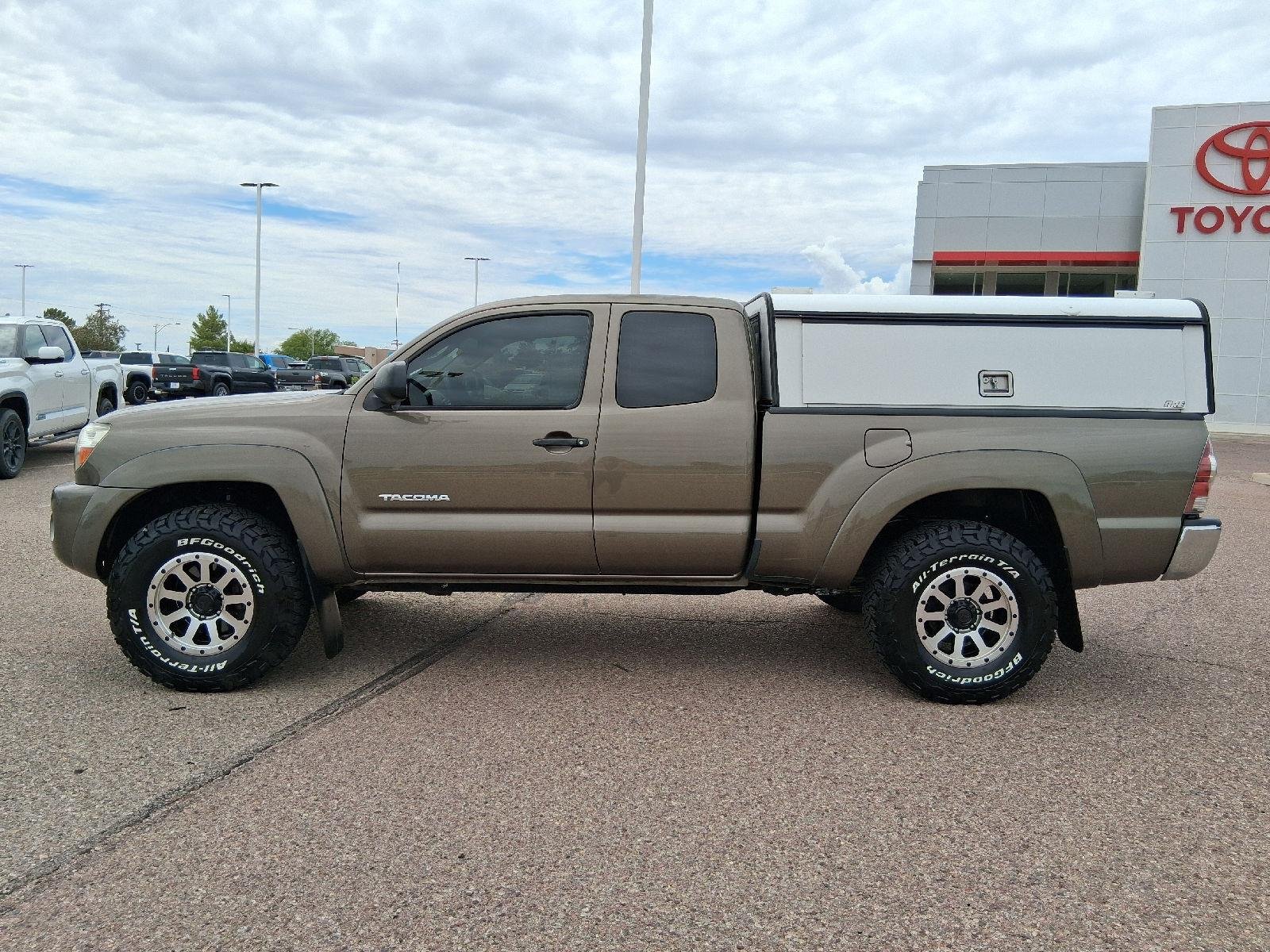 Used 2009 Pyrite Mica Toyota PreRunner image 3
