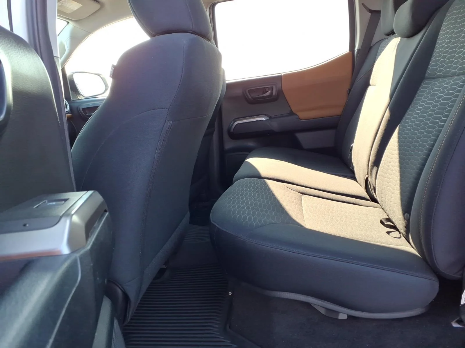 Used 2018 White Toyota  image 4