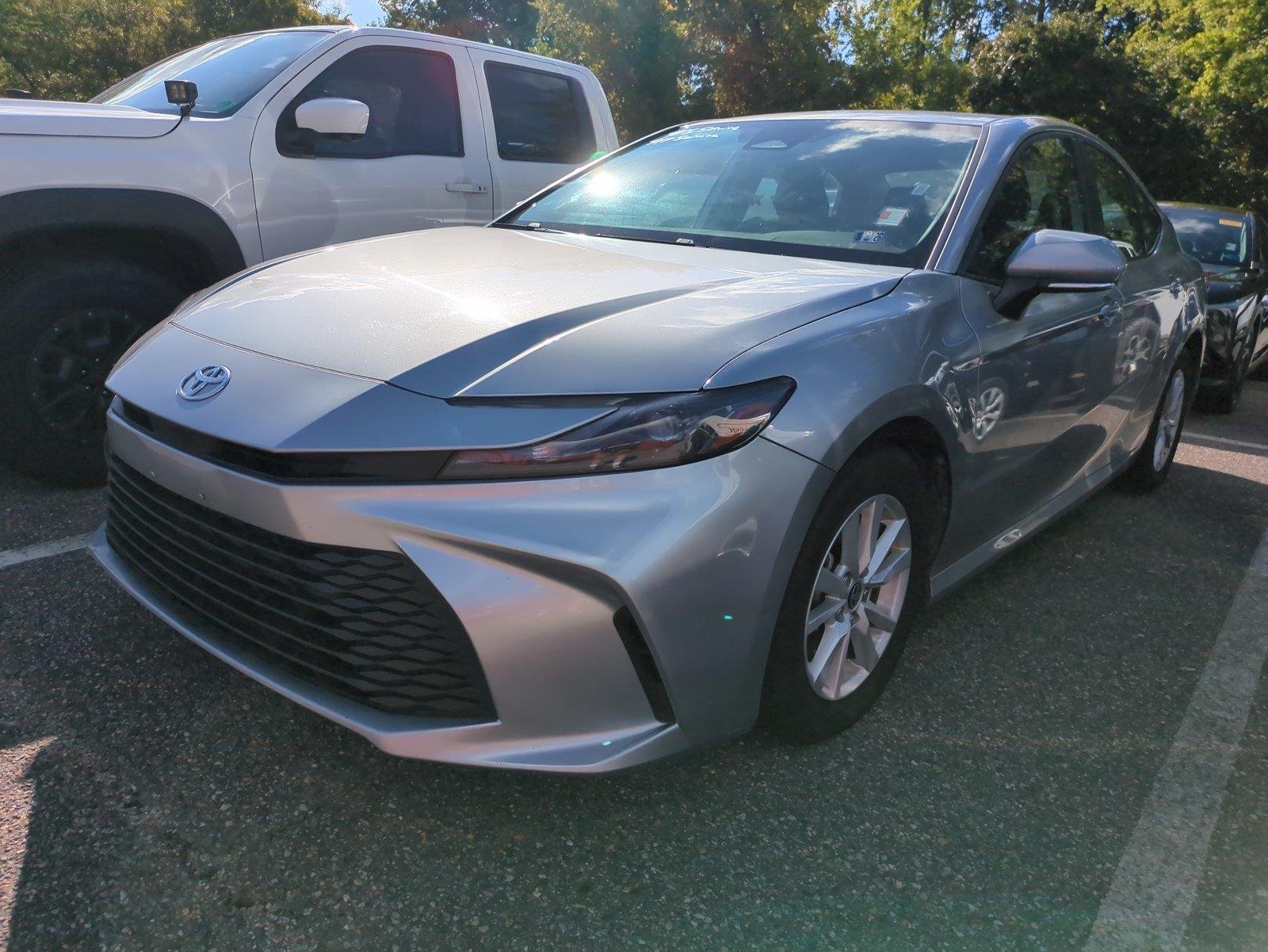 Used 2025  TOYOTA  image 6