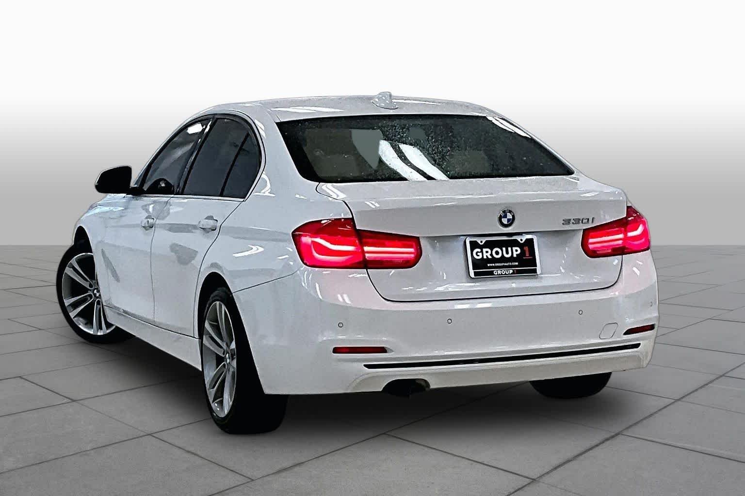 Used 2018 Glacier Silver Metallic BMW 330i image 10