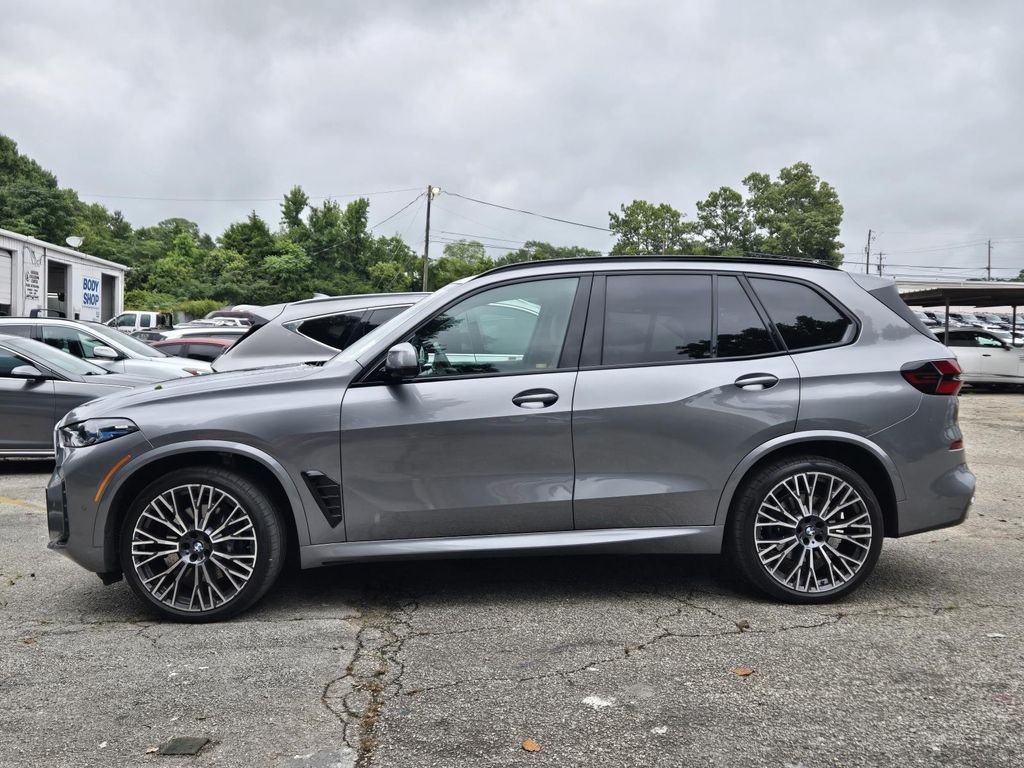Used 2024 Gray BMW sDrive40i image 4