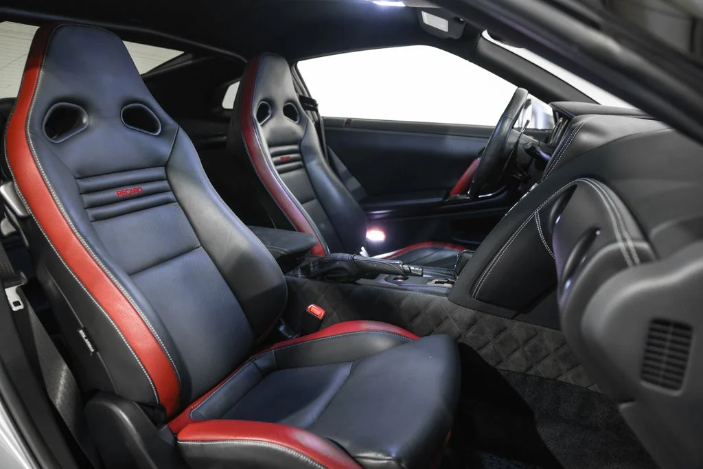 Used 2015 Silver Nissan Black Edition image 22