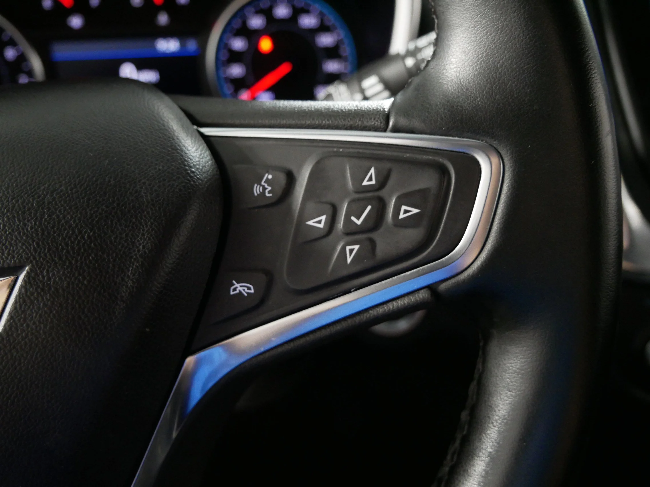 Used 2024 Riptide Blue Metallic Chevrolet LT image 28