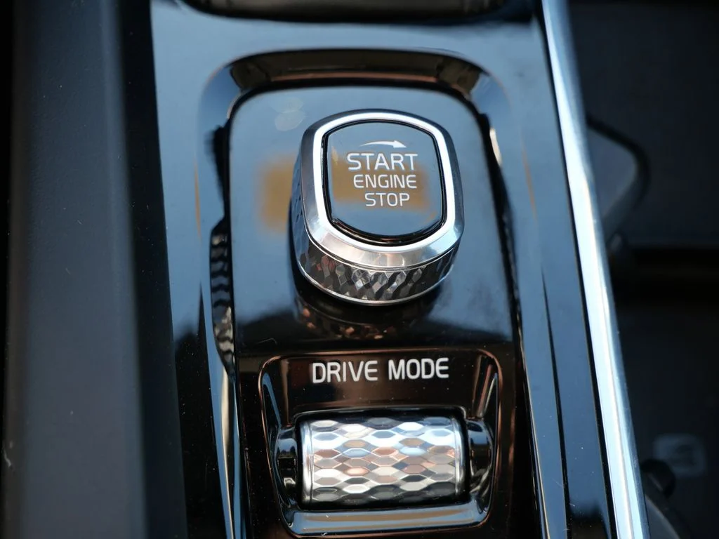 Used 2020 Blue Volvo T5 Momentum image 21