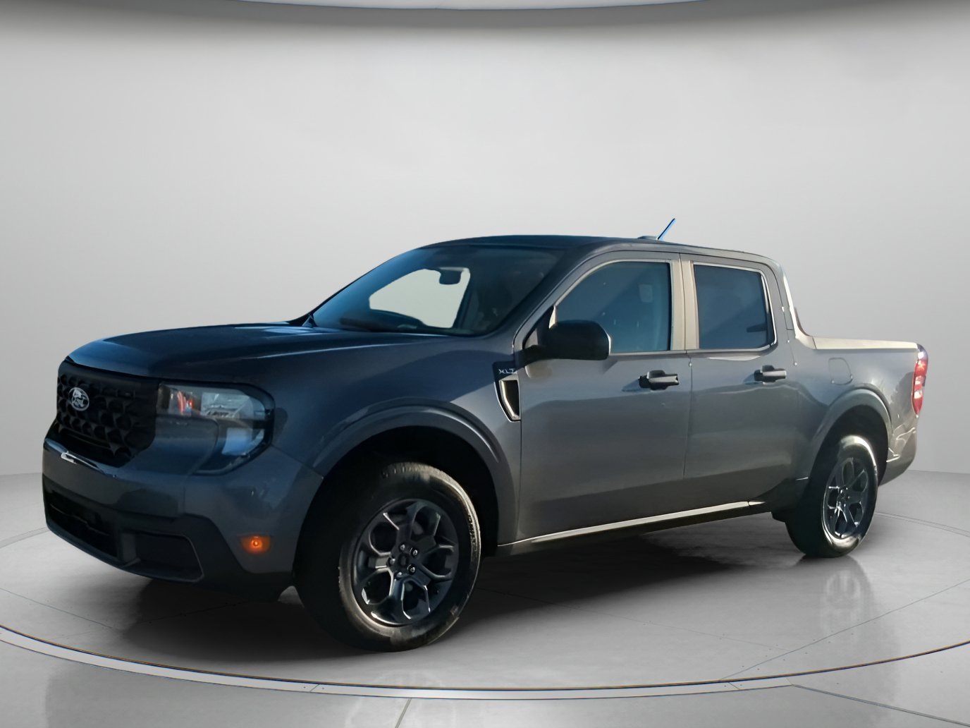 New 2026 Carbonized Gray Metallic Ford XLT image 10