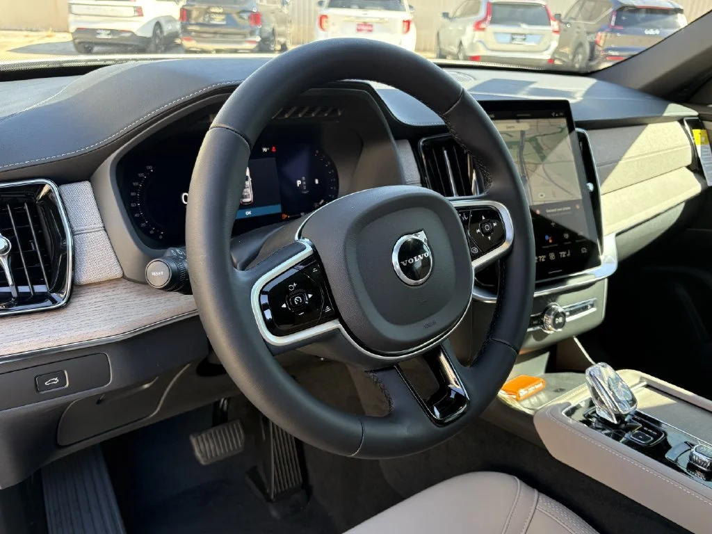 New 2026 Crystal White Volvo Plus image 14