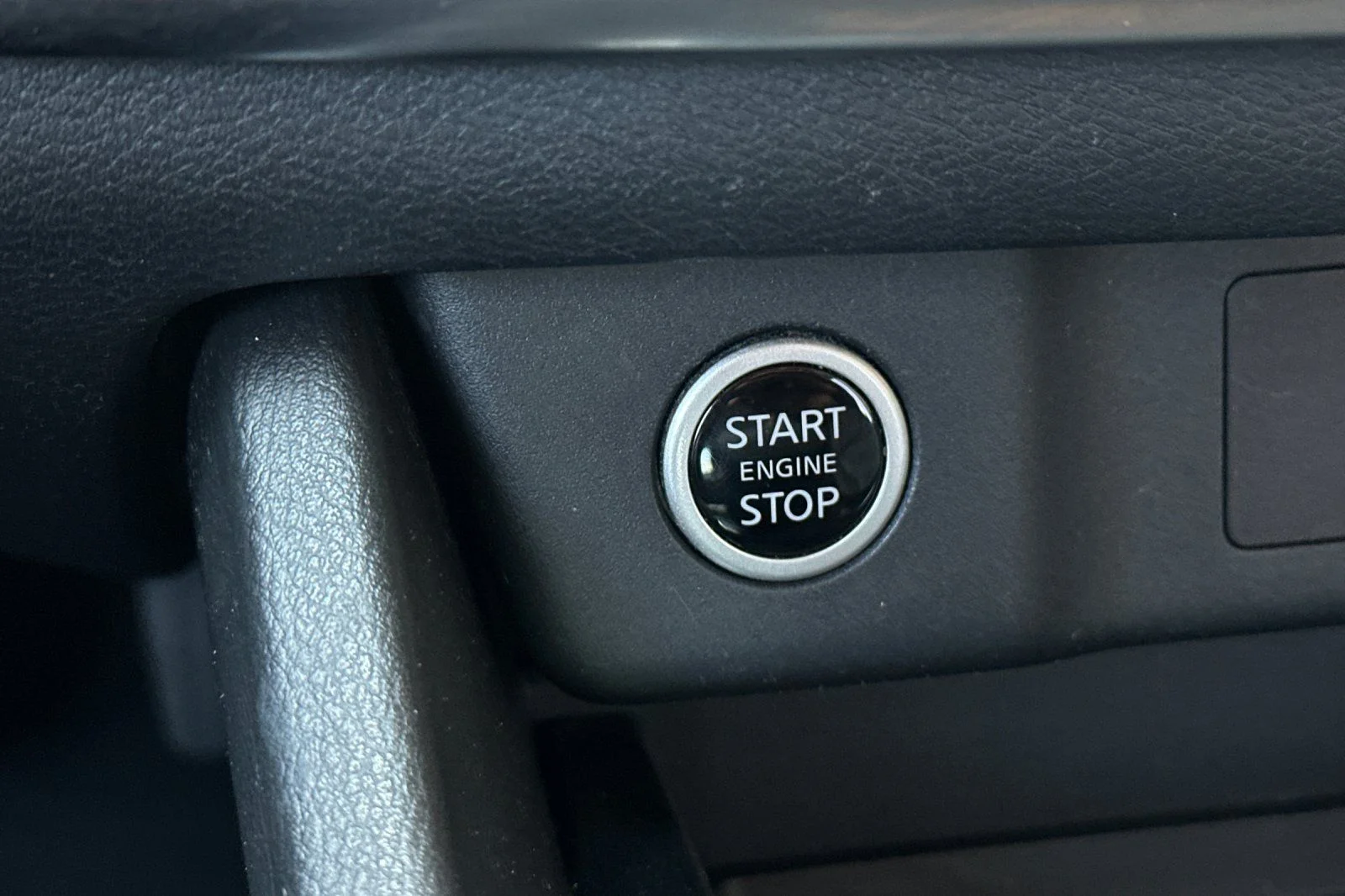 Used 2021 Gray Nissan SV image 21