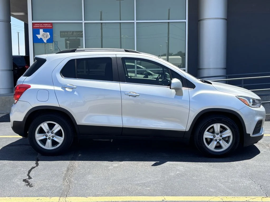 Used 2019 Chevrolet Trax LT with VIN KL7CJLSB6KB748251 for sale in Bedford, TX