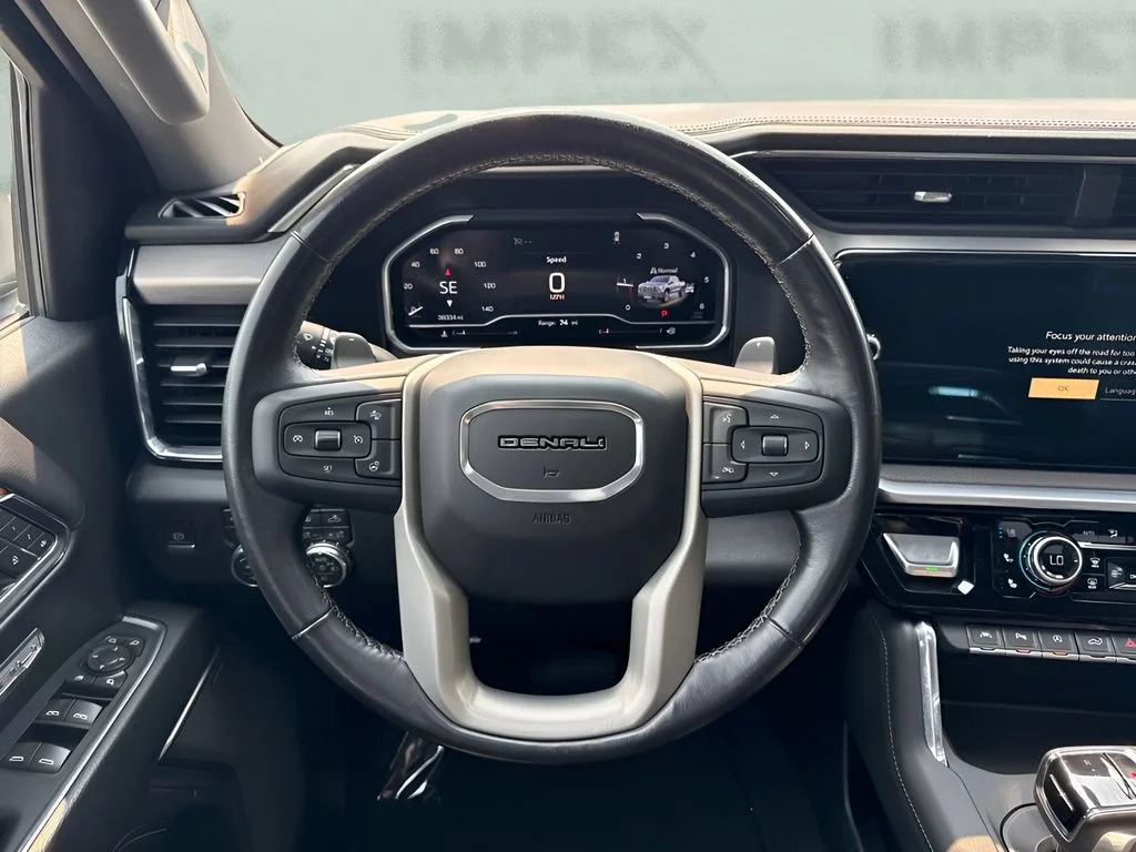 Used 2022 White Frost Tricoat GMC Denali image 16