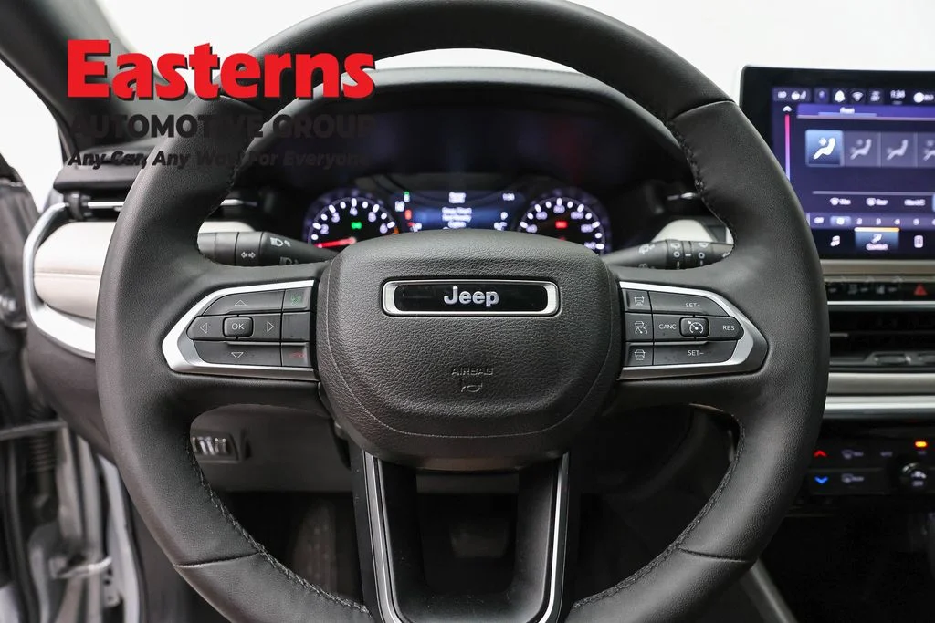 Used 2025 Silver Jeep Limited image 10
