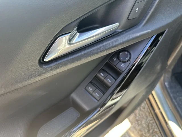 Used 2025 Green Chevrolet LT image 26