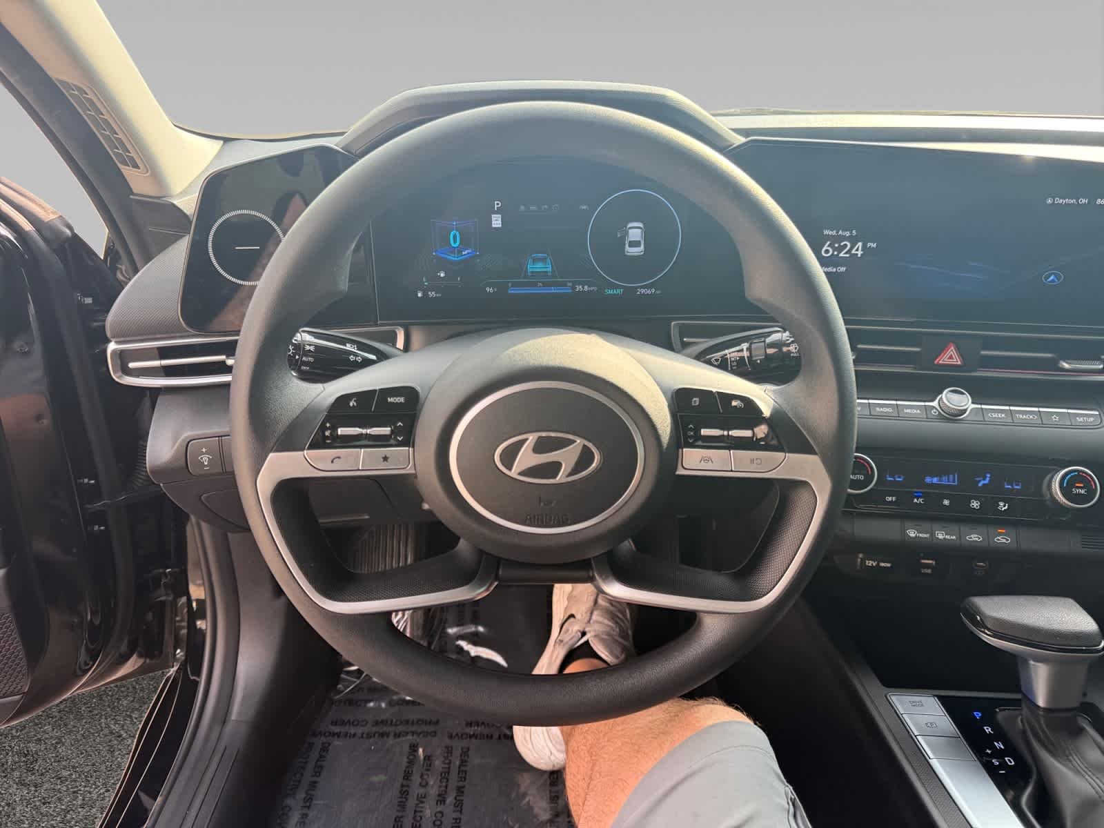 2024 Hyundai Elantra SEL - Photo 13