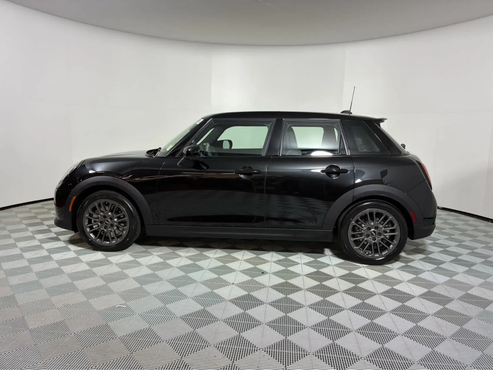 2026 MINI Hardtop 4 Door S - Photo 6