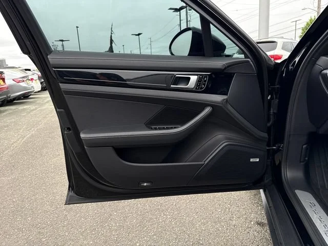 Used 2020 Black Porsche 4 E-Hybrid image 17
