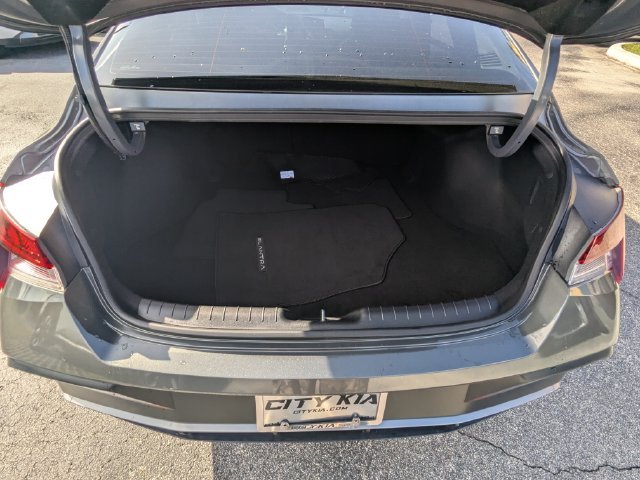Used 2025 Gray Hyundai SEL Convenience image 13