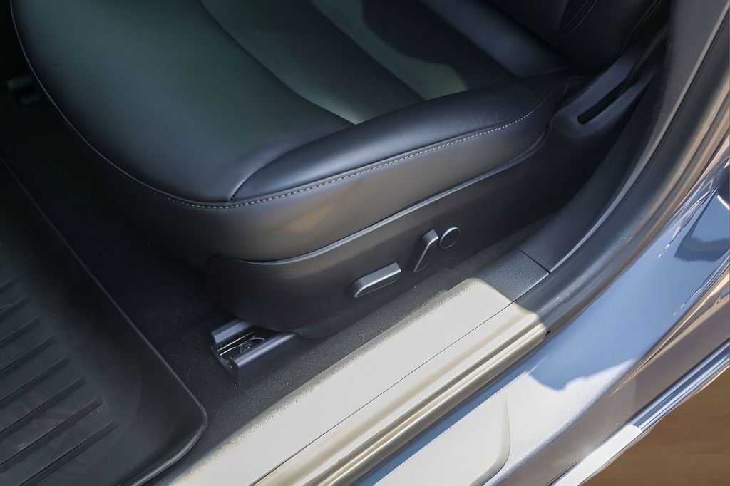 Used 2021 Silver Tesla Standard Range Plus image 8