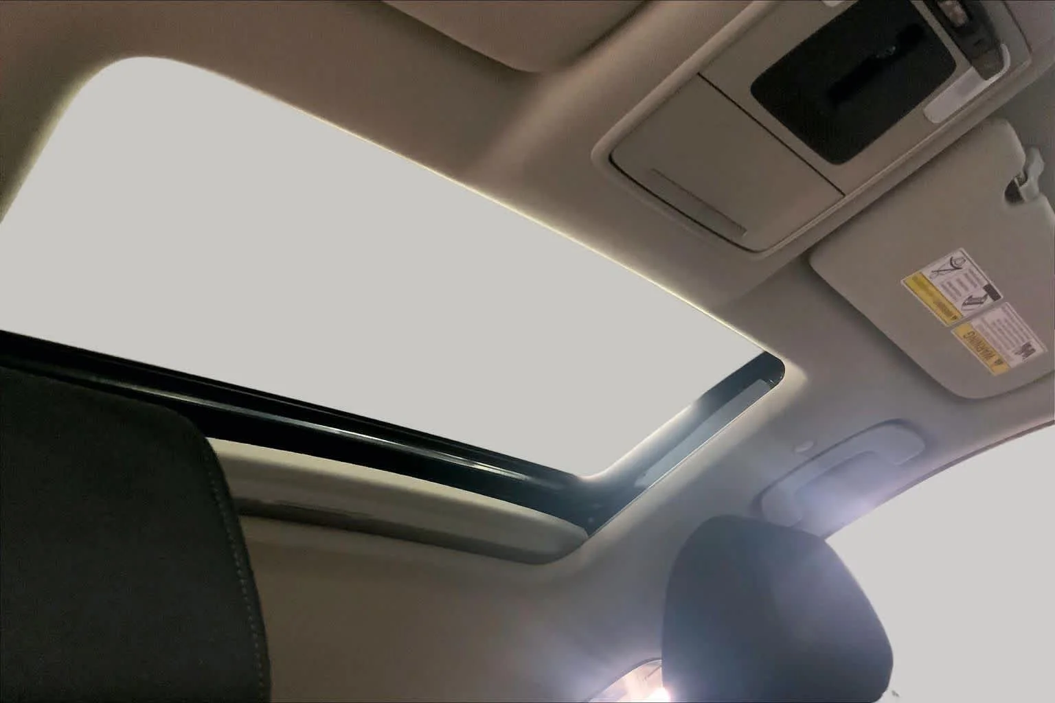 Used 2025 Platinum White Pearl Honda EX image 14