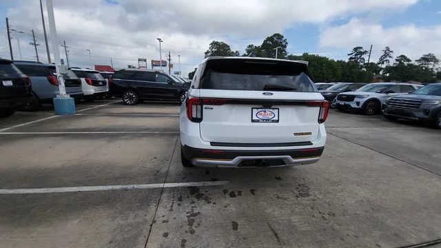 New 2026 Star White Metallic Tri-Coat Ford Tremor image 8