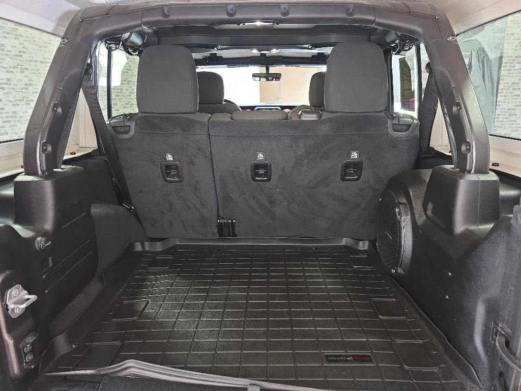 Used 2019 Gray Jeep Unlimited Rubicon image 13