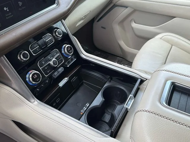 Used 2022 White GMC Denali image 28