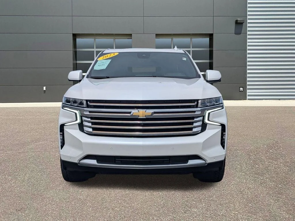 Used 2023 Iridescent Pearl Tricoat Chevrolet High Country image 2