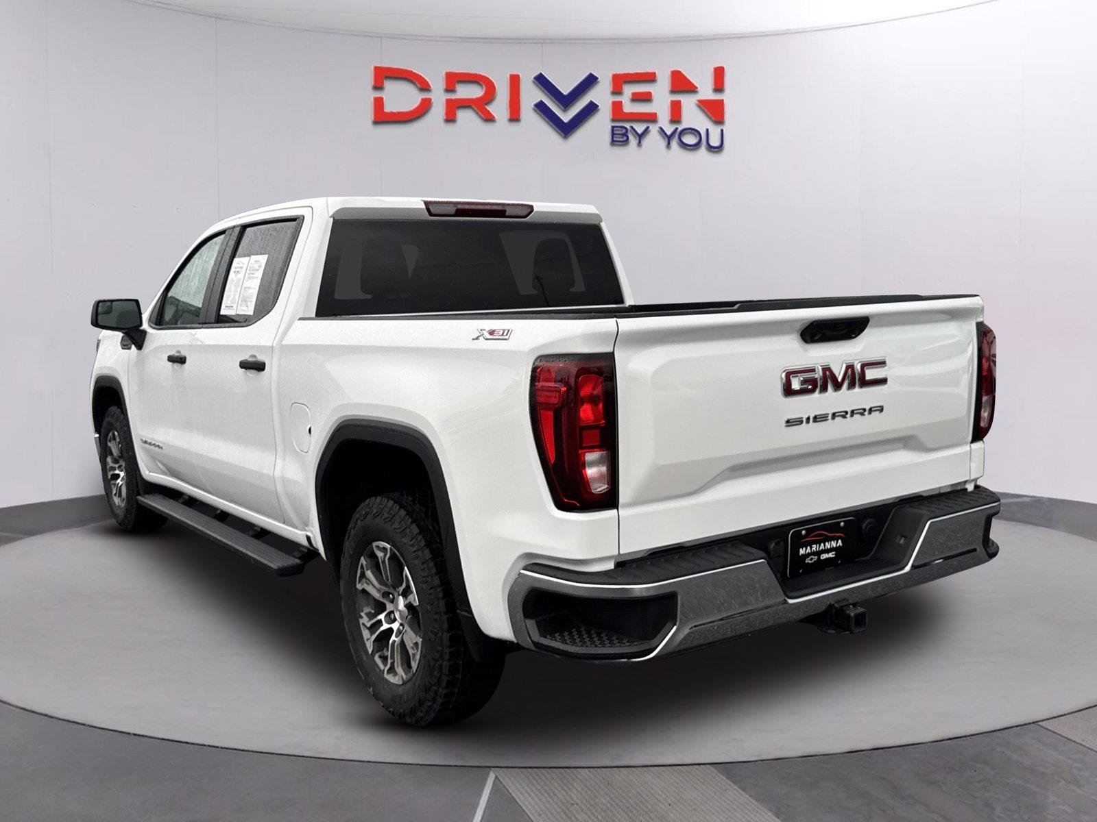Used 2025 Summit White GMC Pro image 6