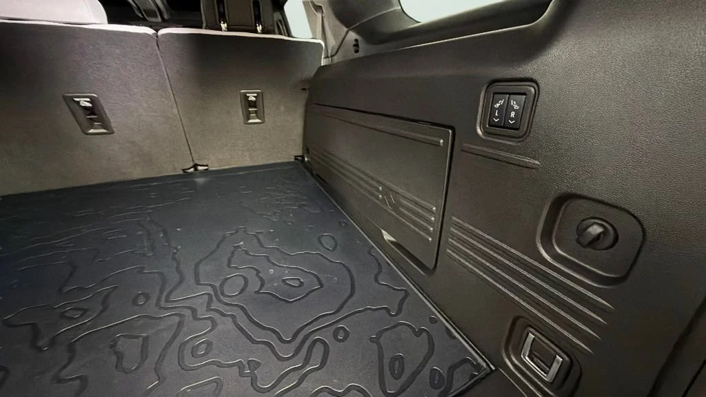 Certified Used 2025 Graphite Blue Metallic GMC 3X image 30