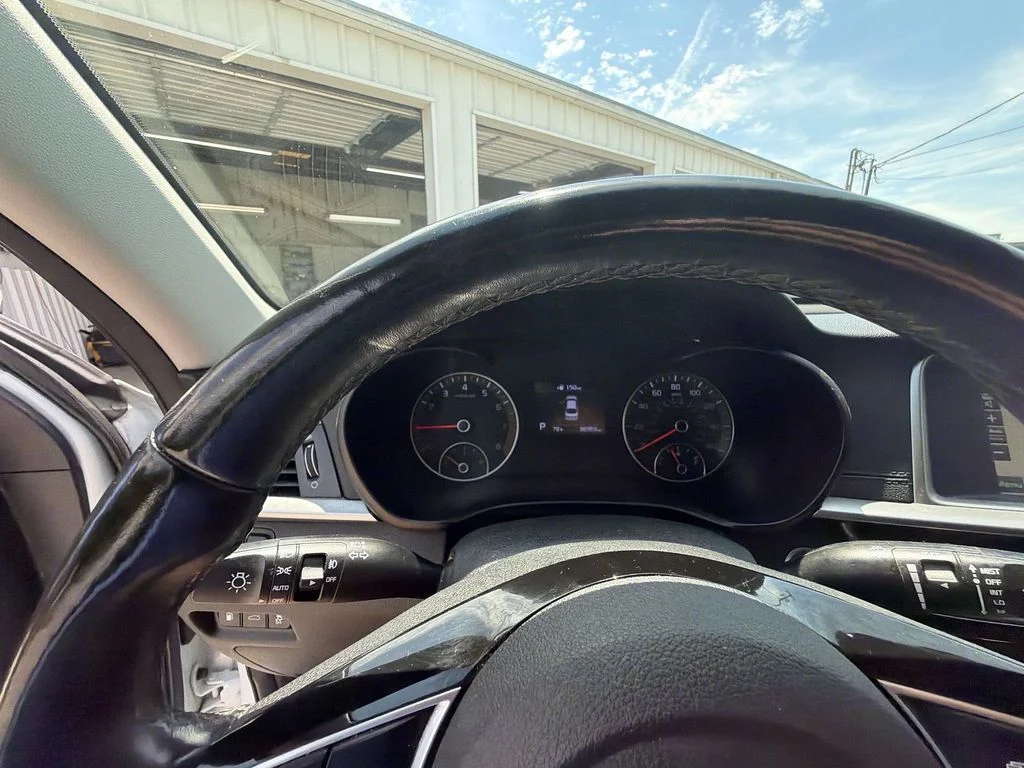 Used 2020 White Kia EX Premium image 15