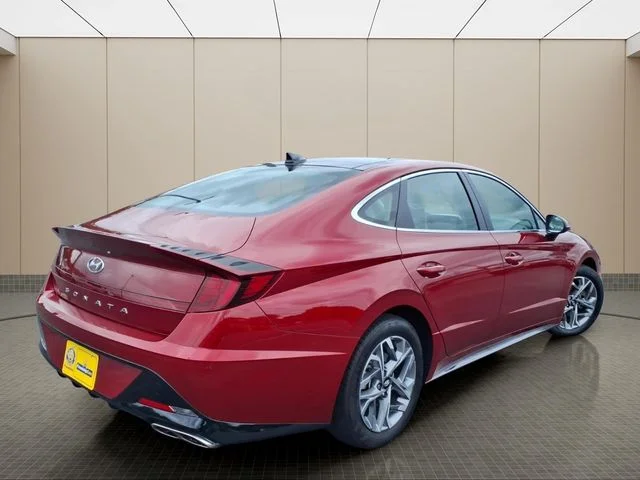 Used 2023 Red Hyundai SEL image 6
