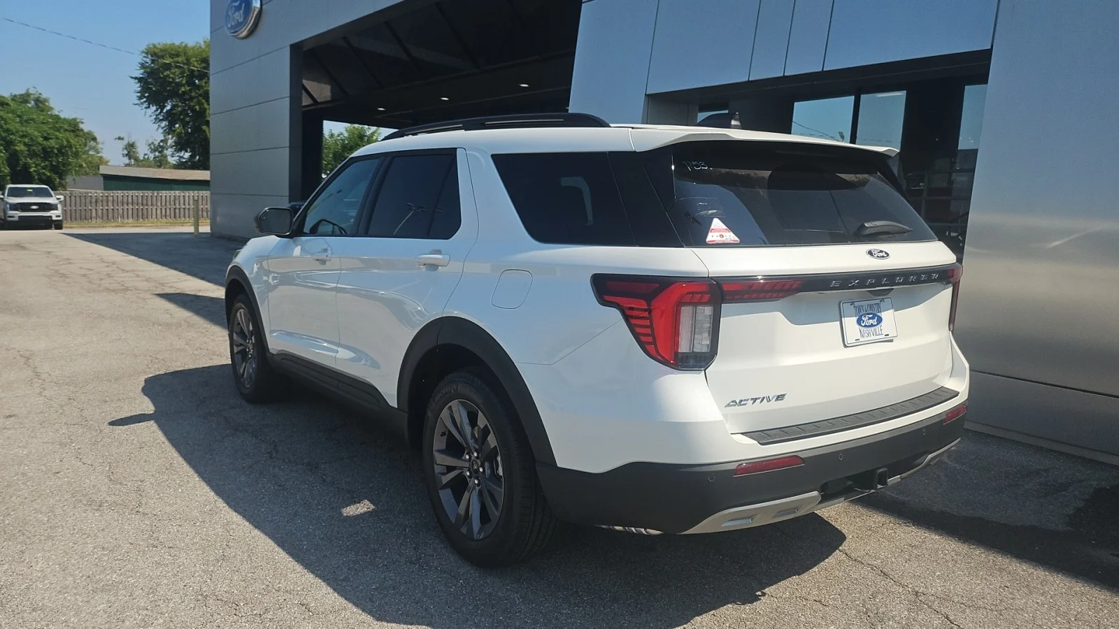 New 2027 Star White Metallic Tri-Coat Ford Active 4WD image 3