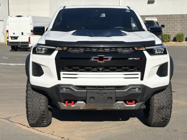 Used 2025 White Chevrolet ZR2 image 10