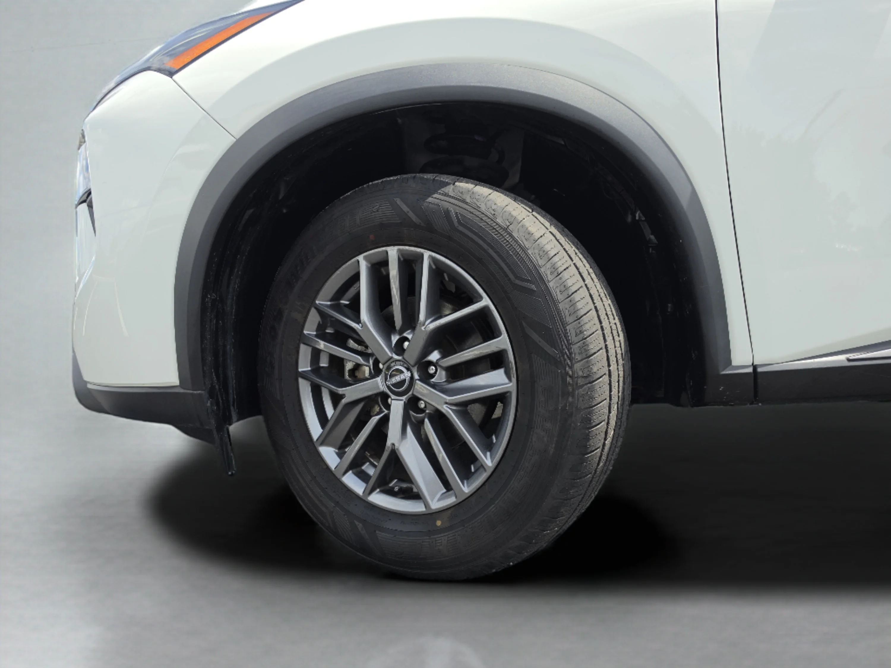 Used 2024 Glacier White Nissan S image 35