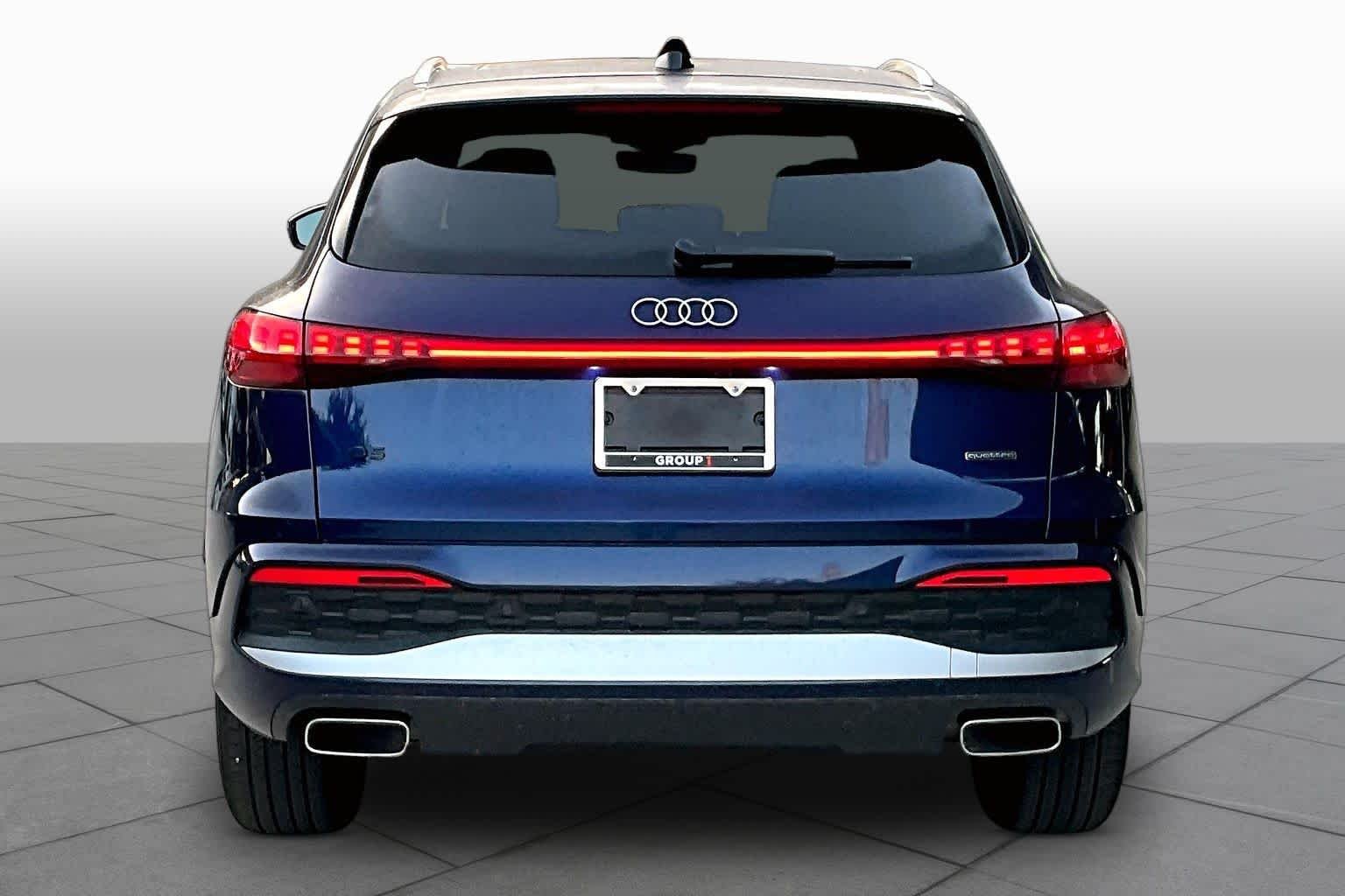 Used 2025 Navarra Blue Metallic Audi Premium image 5