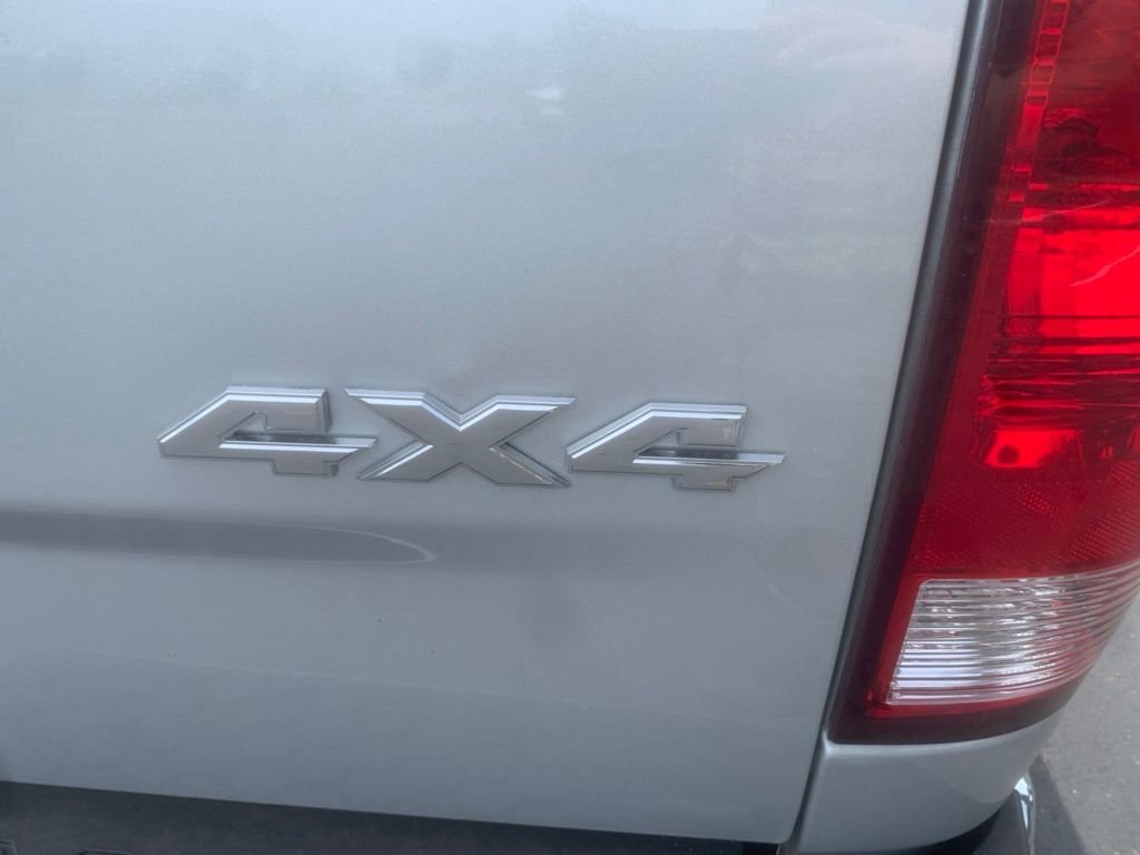 Used 2018 Bright Silver Clearcoat Metallic Ram Tradesman image 8