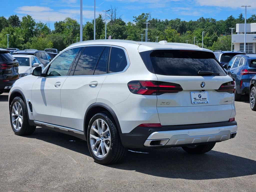 Certified Used 2026 Mineral White Metallic BMW xDrive40i image 5
