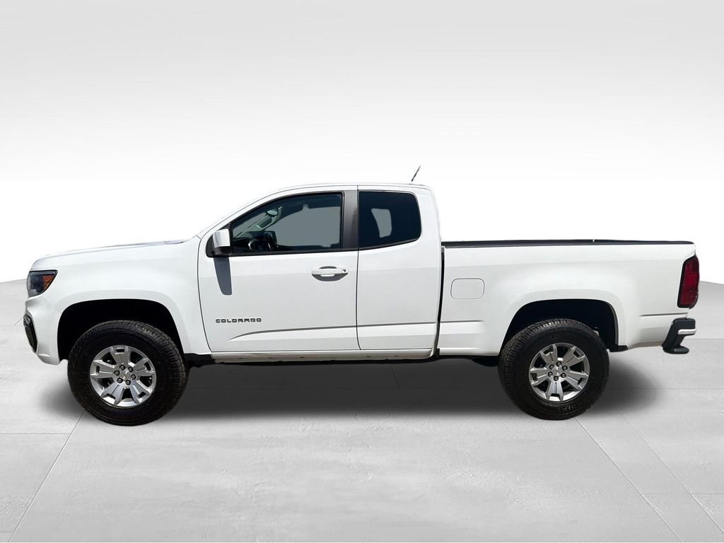 Used 2021 White Chevrolet LT image 2