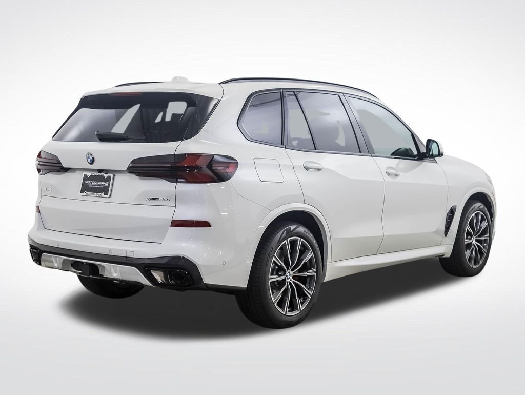 New 2026 White Metallic BMW xDrive40i image 5