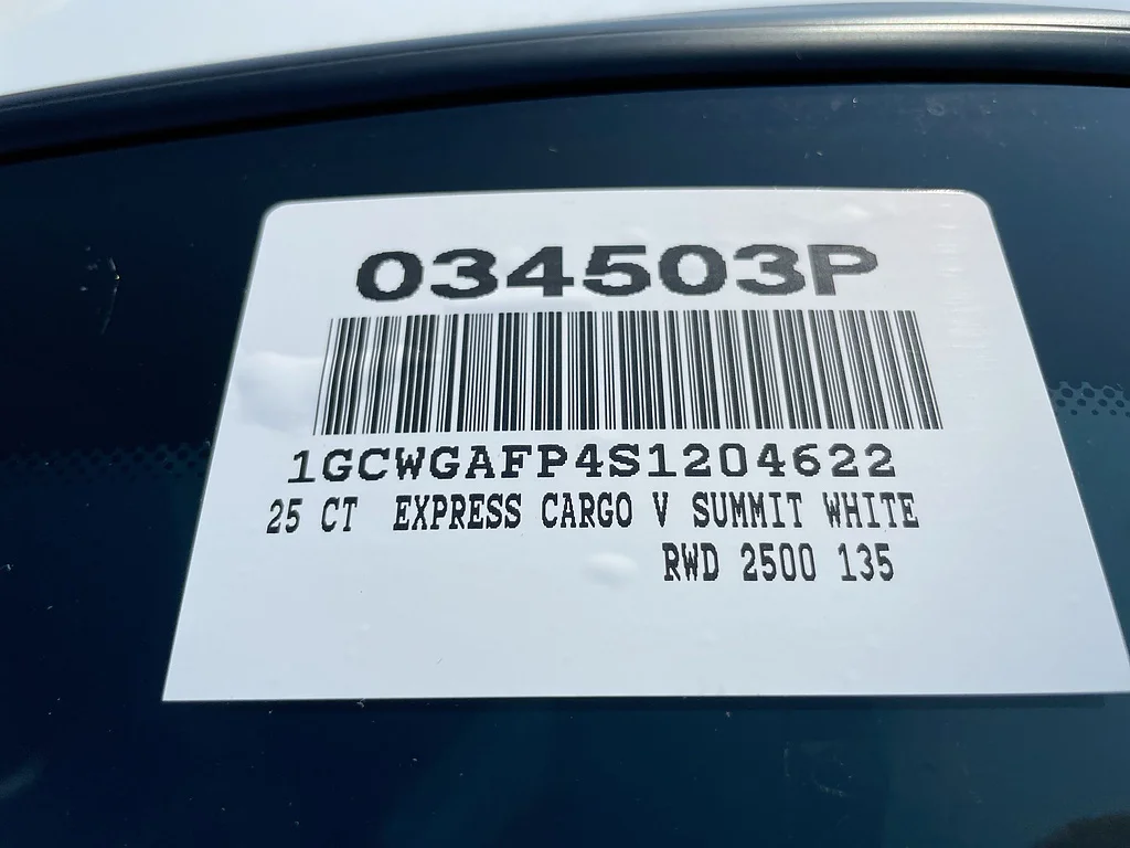 Used 2025 Summit White Chevrolet 2500 image 30