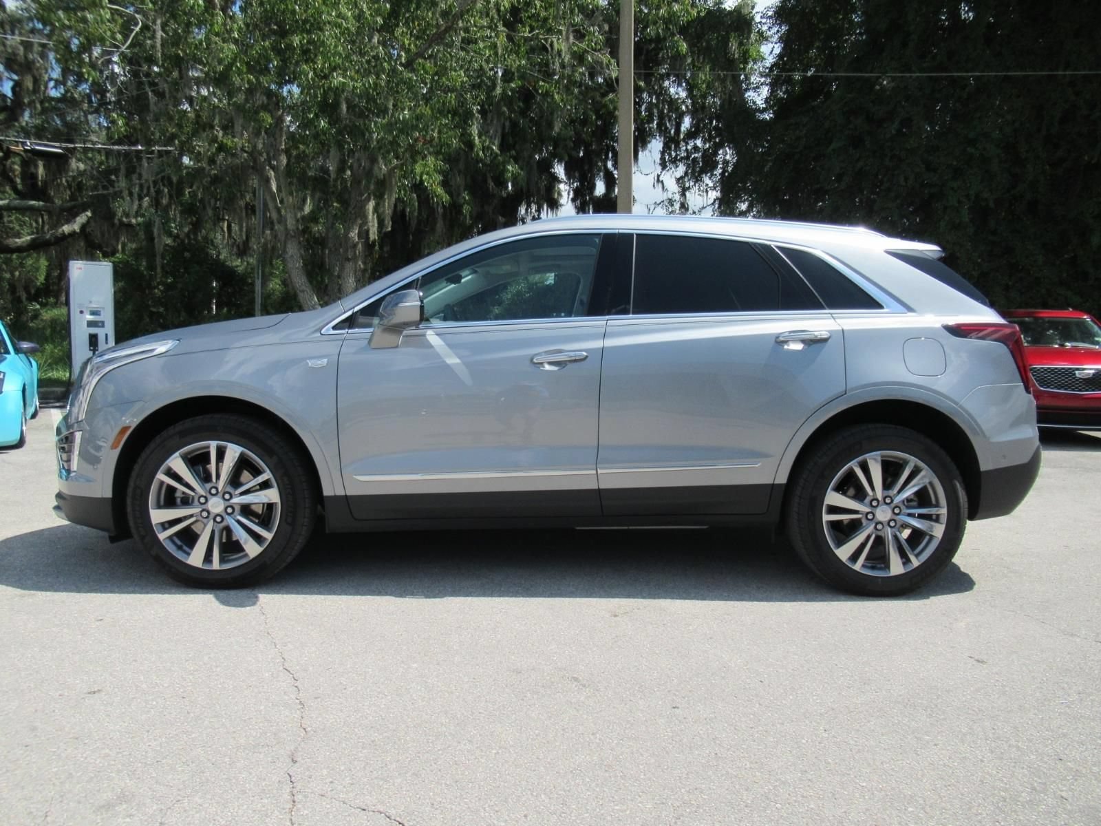 Used 2024 Argent Silver Metallic Cadillac Premium Luxury image 5