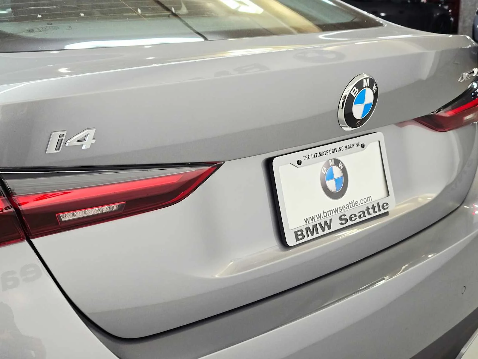 New 2026 Skyscraper Grey Metallic BMW xDrive40 image 7