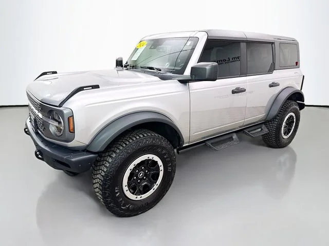 Used 2024 Silver Metallic Ford Badlands image 3