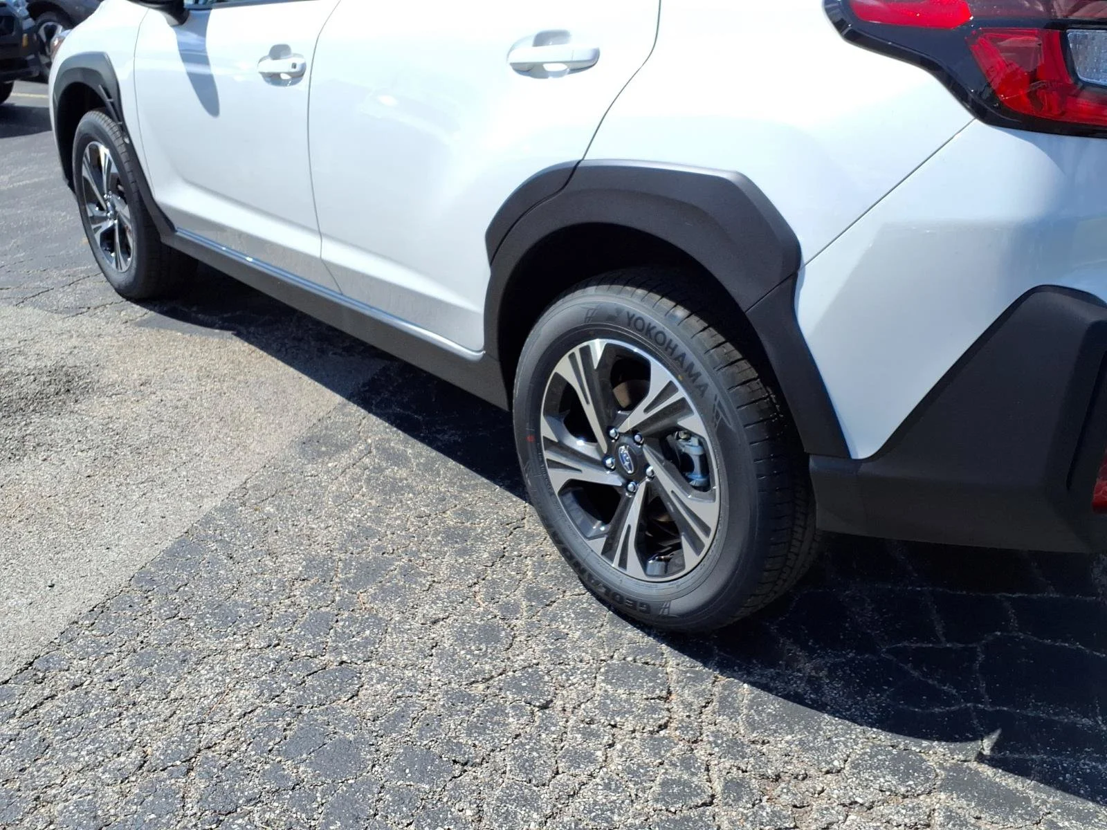 New 2026 CRYSTAL WHITE PEARL Subaru Premium image 21