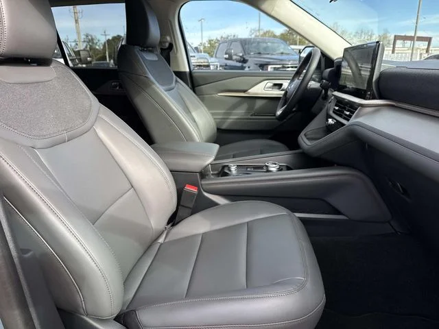 New 2026 Vapor Blue Metallic Ford Active image 34