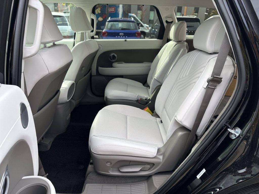 New 2026 Black Hyundai SEL Premium AWD image 15